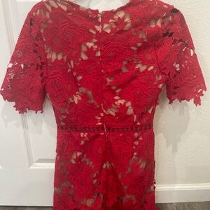 ASTR The Label Short Sleeve V-neck Lace Romper In Red Lipstick
